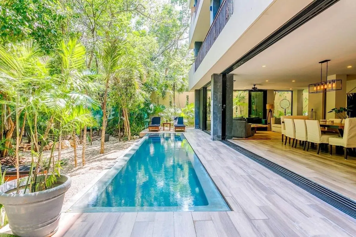 Luxurious Oasis Jacuzzi With Art Gallery And Pool Tulum