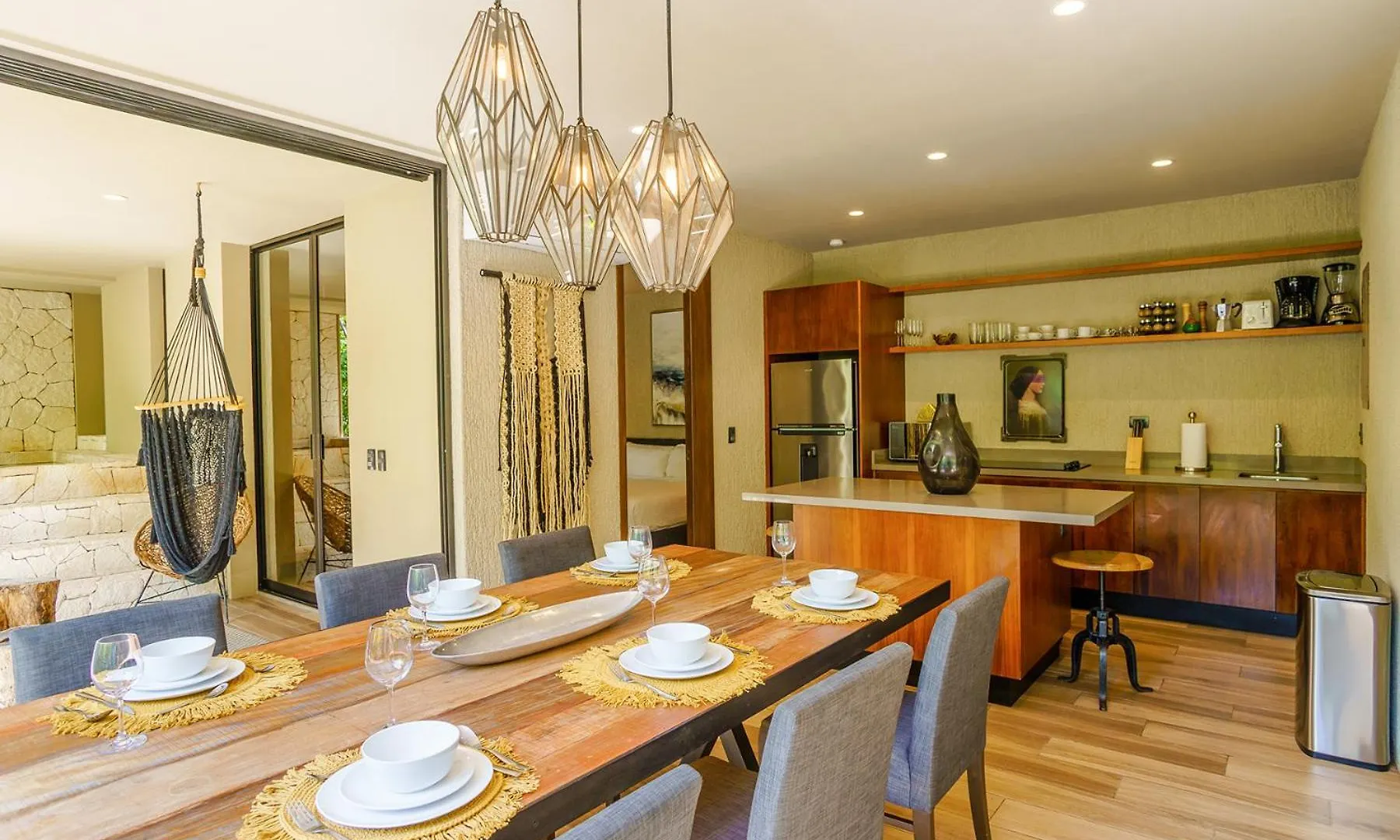 Luxurious Oasis Jacuzzi With Art Gallery And Pool Tulum