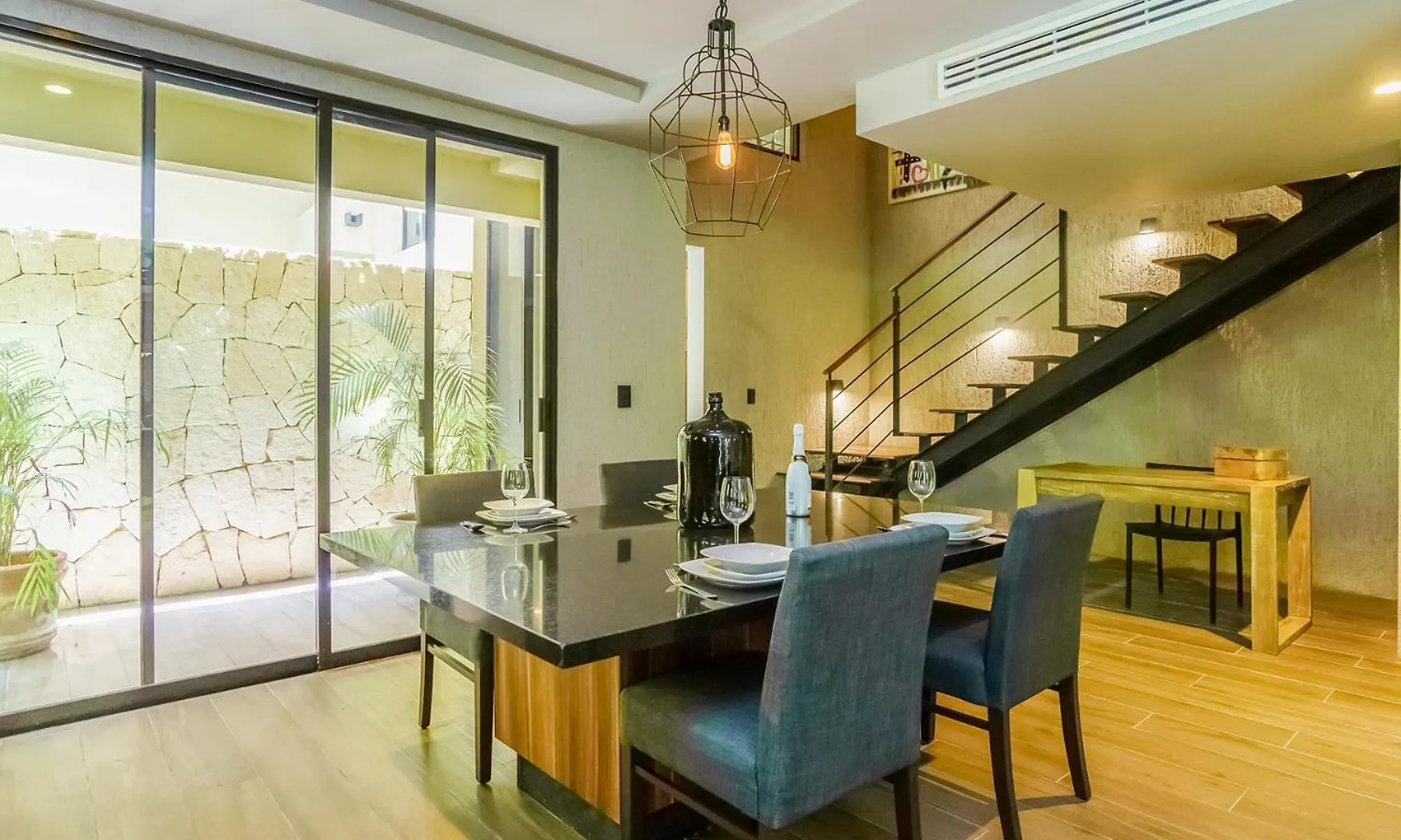 Luxurious Oasis Jacuzzi With Art Gallery And Pool Tulum