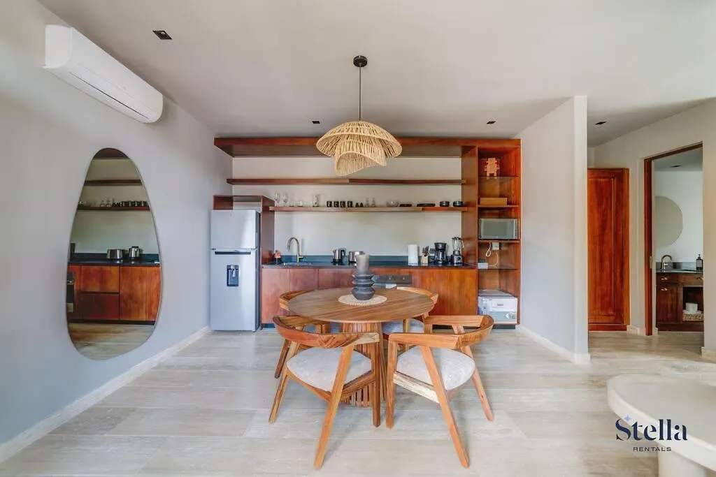 Luxurious Oasis Jacuzzi With Art Gallery And Pool Tulum